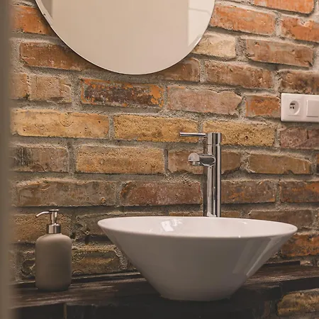 W Kamienicy Plac Bernardynski * Poznaň