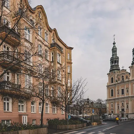 W Kamienicy Plac Bernardynski *