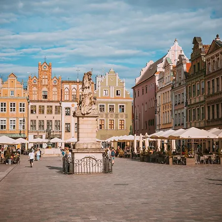 W Kamienicy Plac Bernardynski * Poznaň